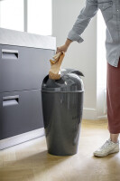 Schwingdeckeleimer koziol 30 l DEL XL Farbe recycled ash grey