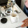 Magnet Coffeecup silwy mit Metall-Nano-Gel-Pad und Deckel Fb. weiß