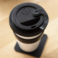TO-GO-CUP silwy Porzellan 1 Cup+1 Pad+1 Deckel Fb. weiß inkl. Untersetzer BLACK